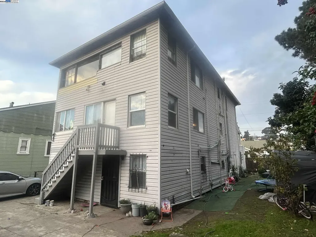 9953 Dante Avenue Oakland CA 94603