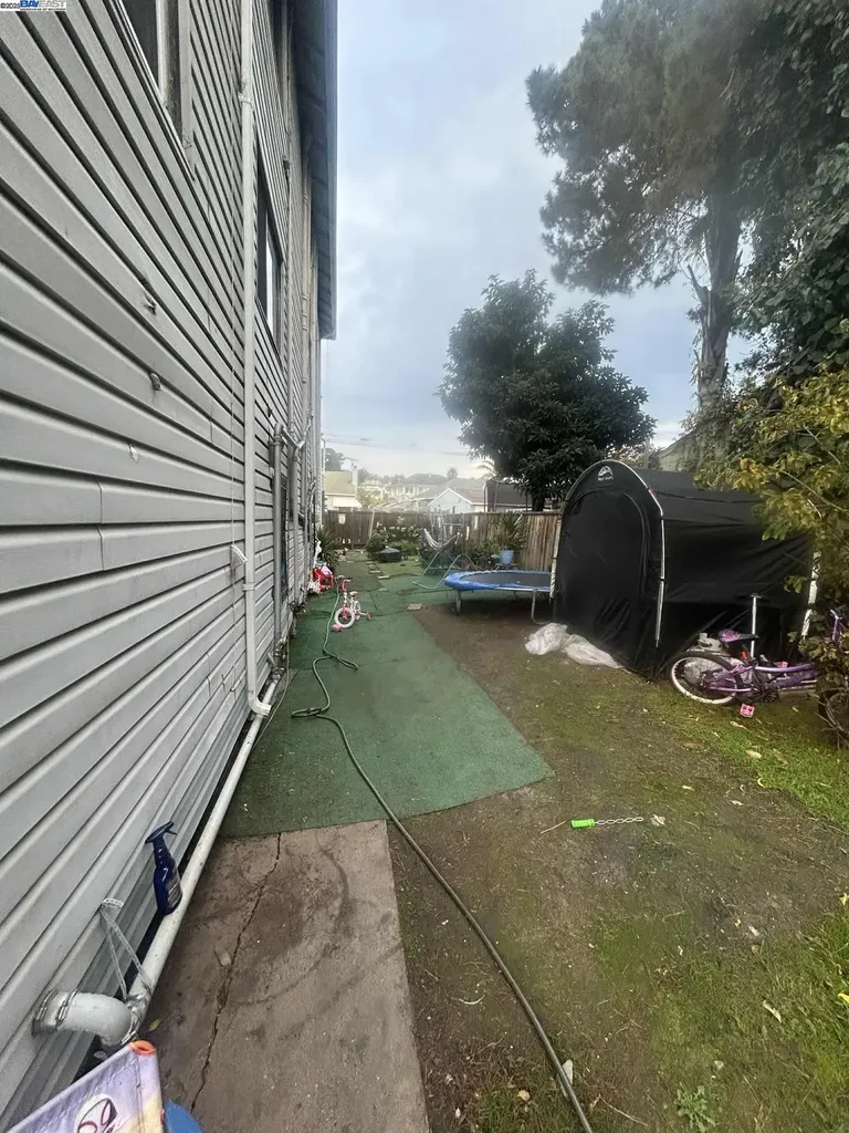 9953 Dante Avenue Oakland CA 94603