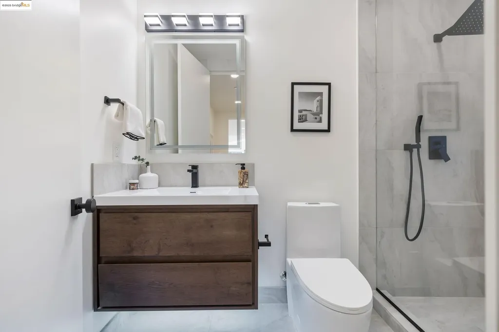 7260 Woodrow Drive Oakland CA 94611