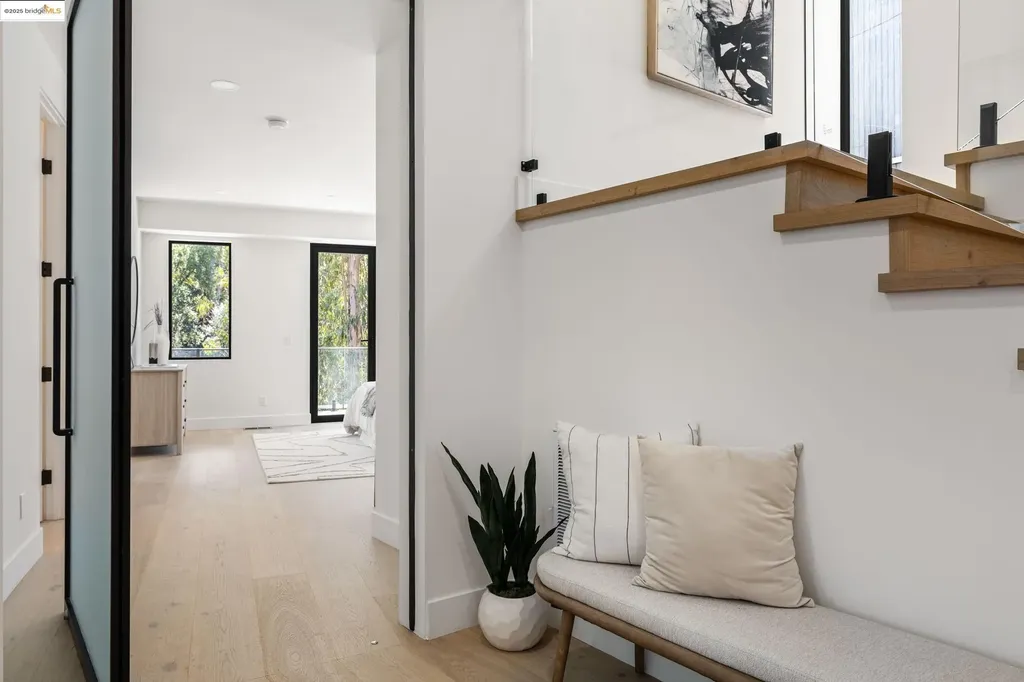 7260 Woodrow Drive Oakland CA 94611