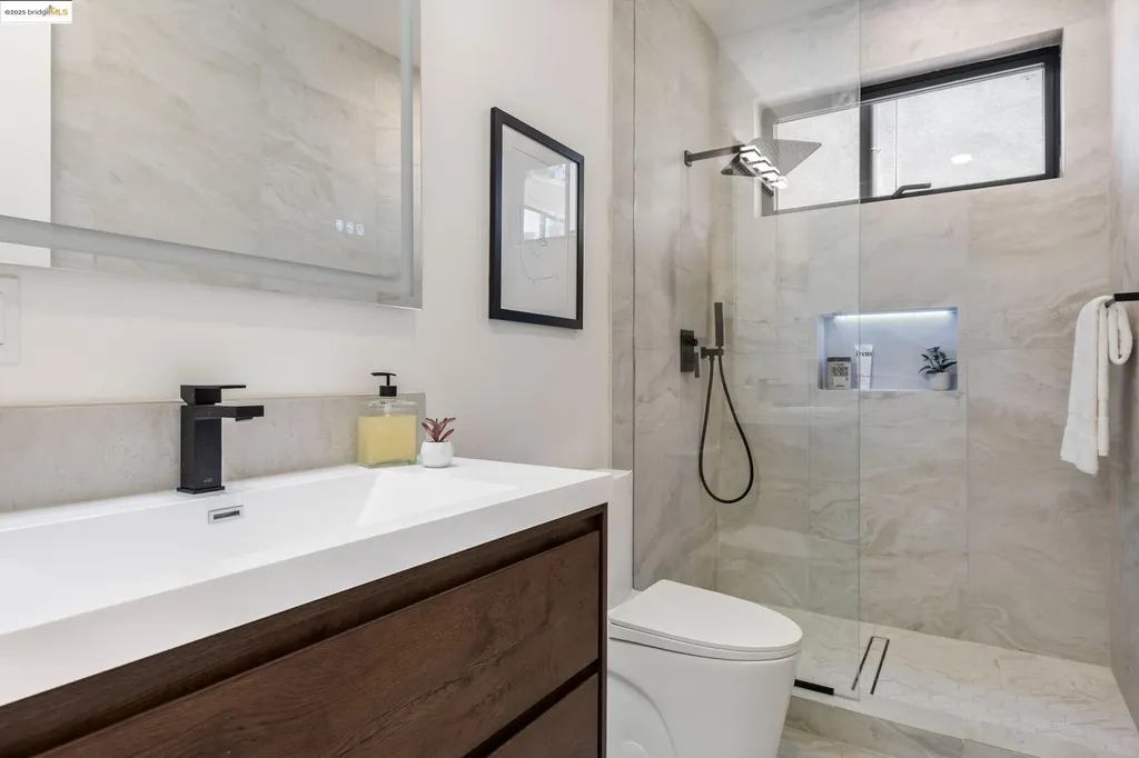 7260 Woodrow Drive Oakland CA 94611