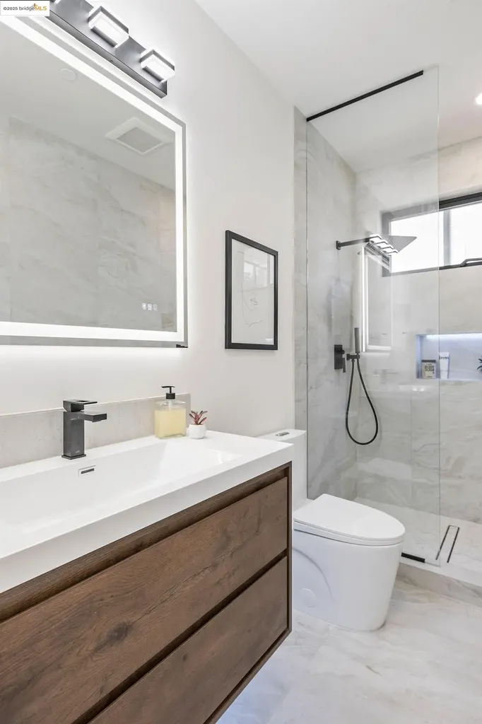 7260 Woodrow Drive Oakland CA 94611