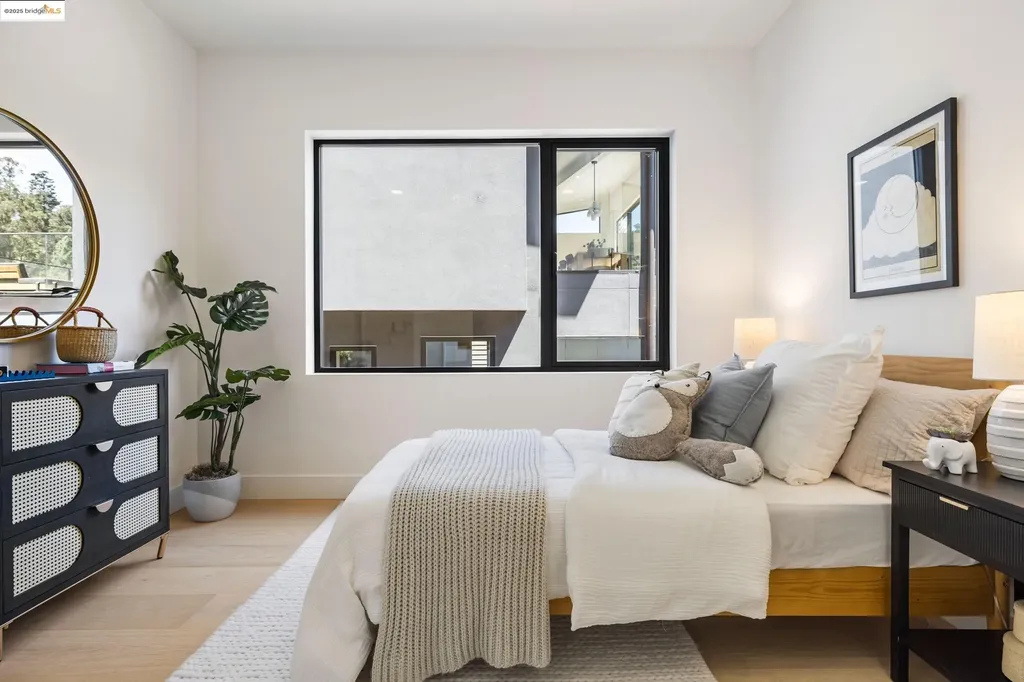 7260 Woodrow Drive Oakland CA 94611