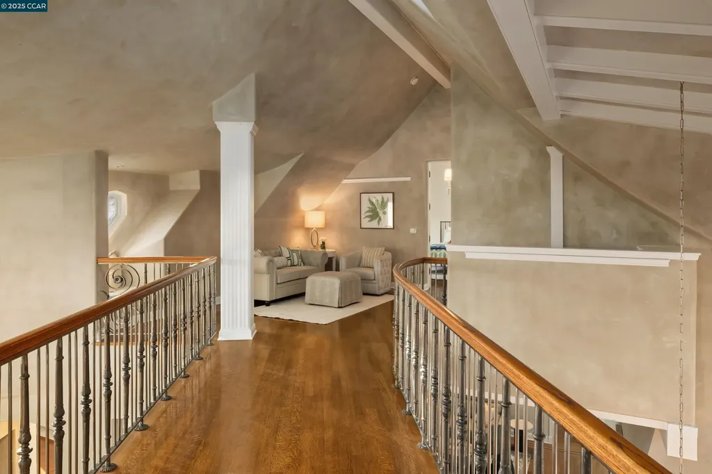 32 Vicente Road Berkeley CA 94705