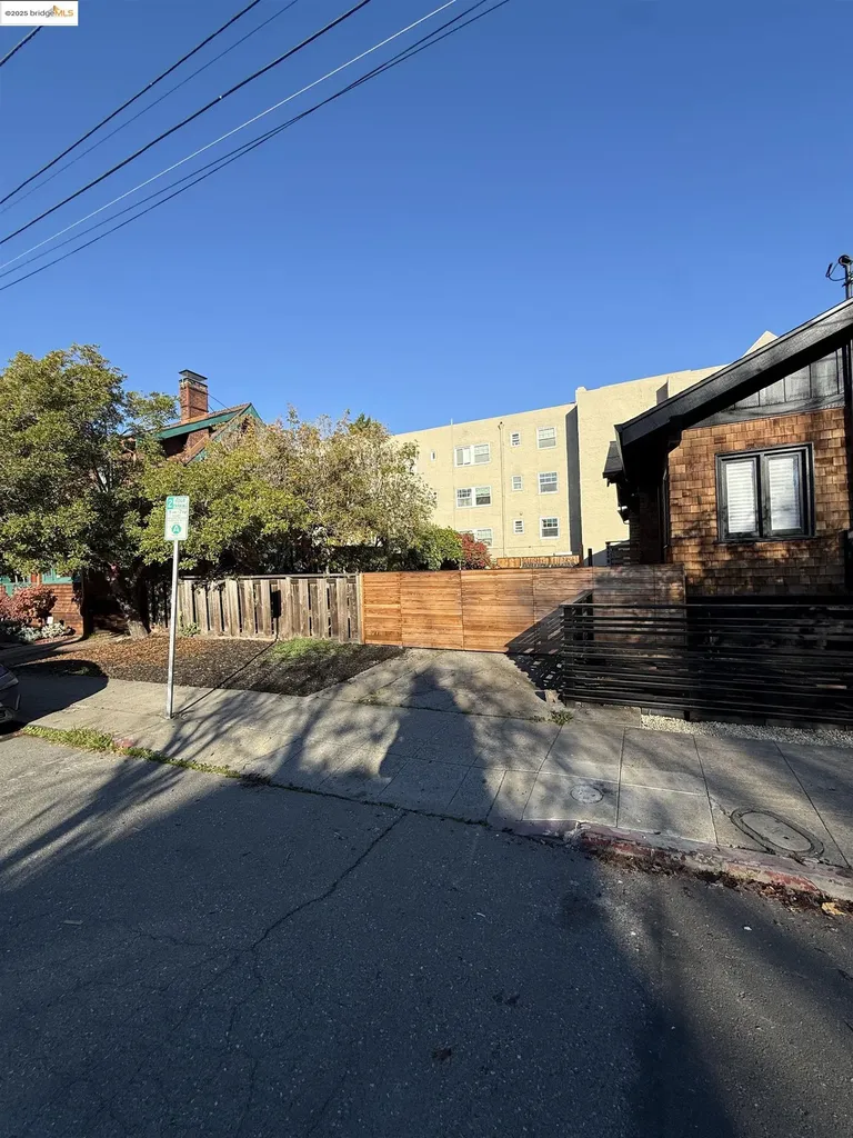 2477 Prince Street Berkeley CA 94705