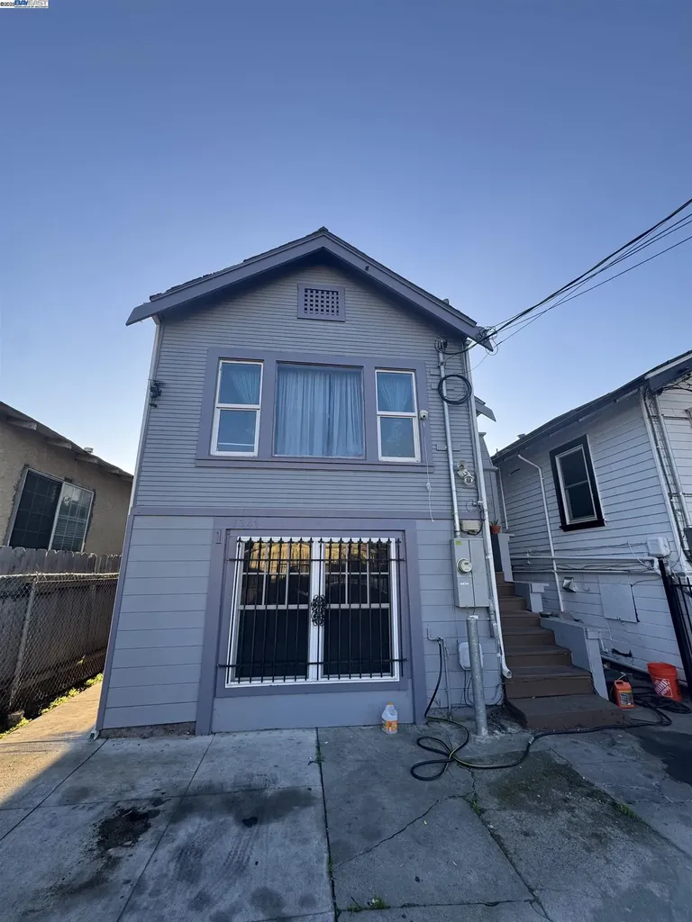 7341 Lockwood Street Oakland CA 94621