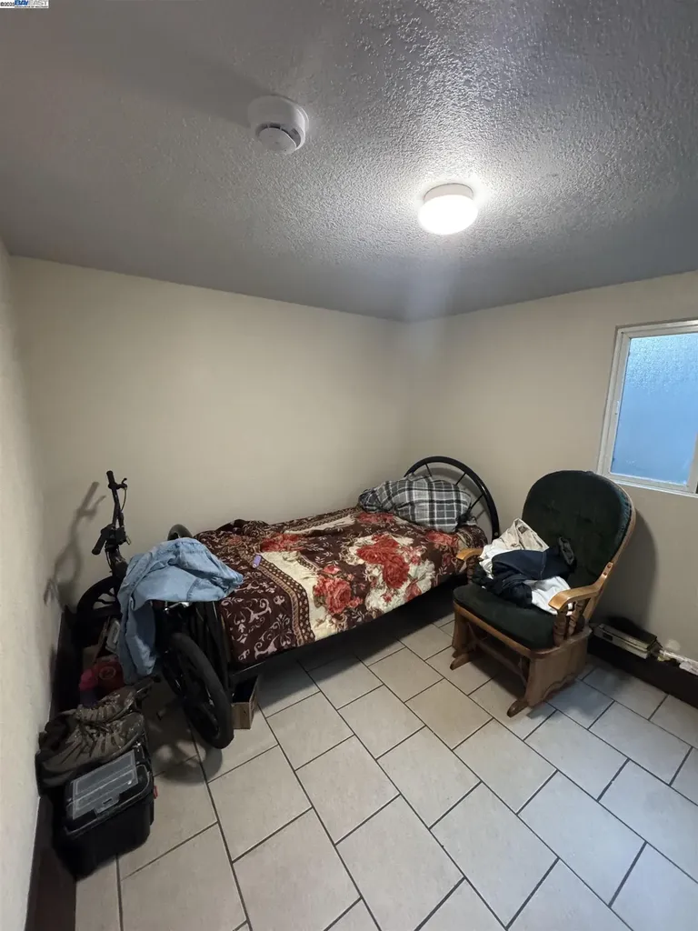 7341 Lockwood Street Oakland CA 94621