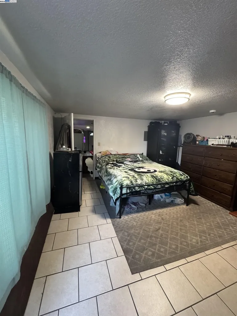 7341 Lockwood Street Oakland CA 94621