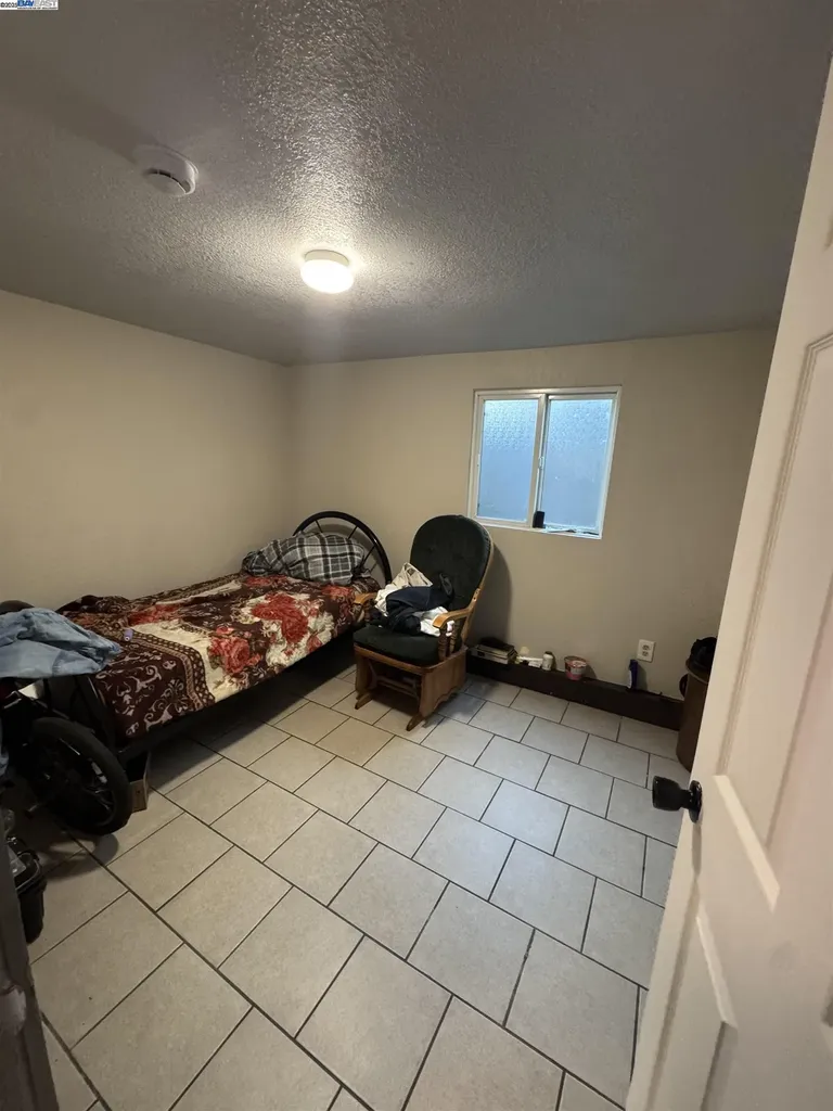 7341 Lockwood Street Oakland CA 94621