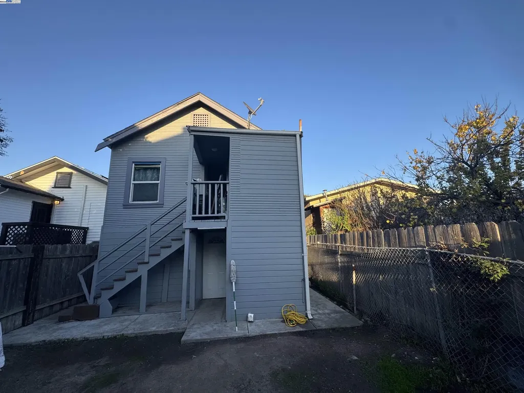 7341 Lockwood Street Oakland CA 94621