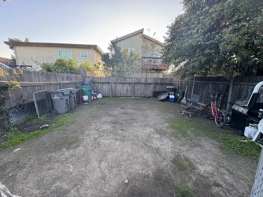 7341 Lockwood Street Oakland CA 94621