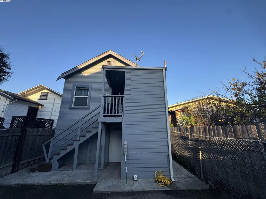 7341 Lockwood Street Oakland CA 94621