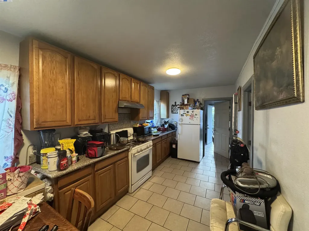 7341 Lockwood Street Oakland CA 94621
