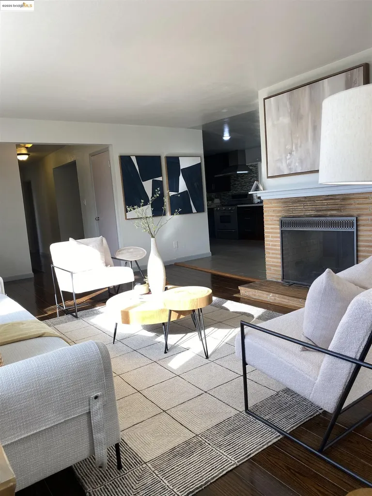 8454 Ney Avenue Oakland CA 94605