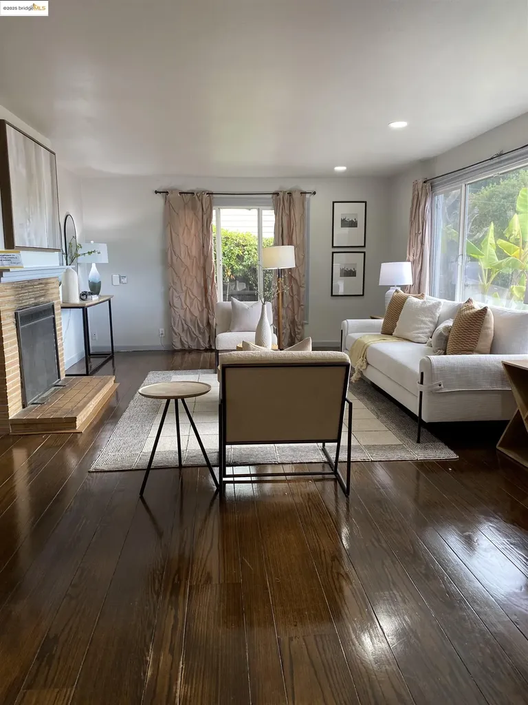 8454 Ney Avenue Oakland CA 94605