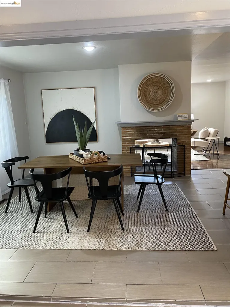 8454 Ney Avenue Oakland CA 94605