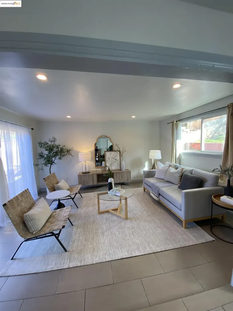 8454 Ney Avenue Oakland CA 94605