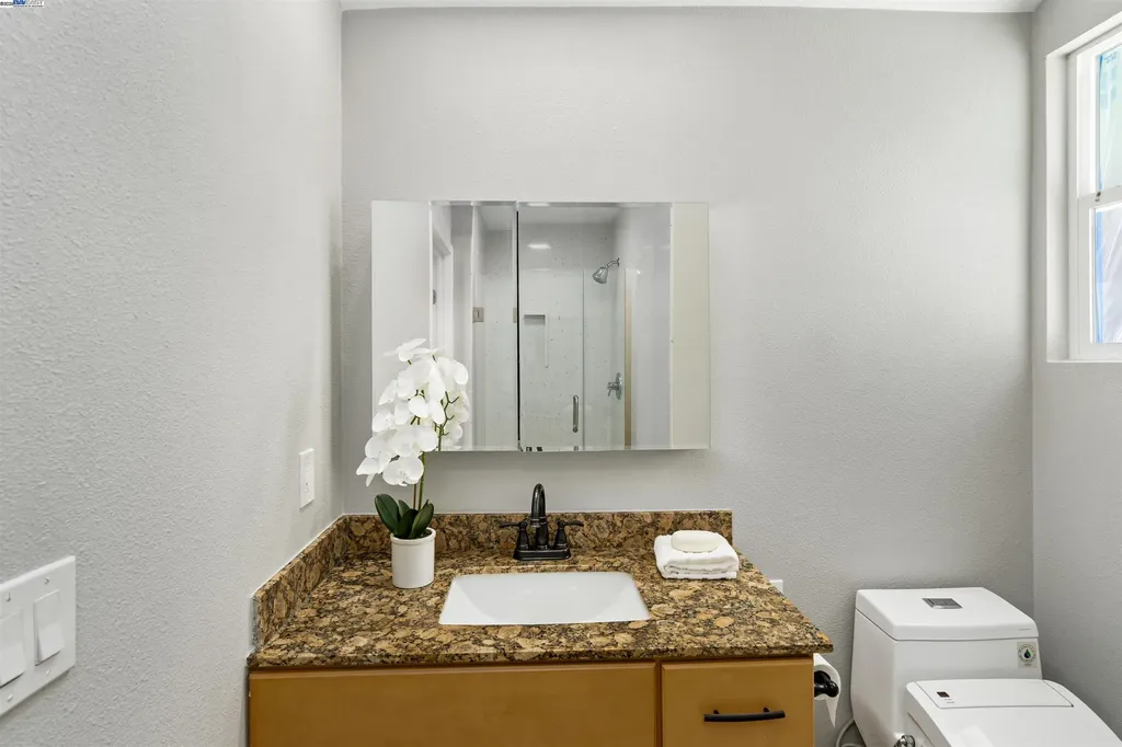 6330 Tri Lane El Sobrante CA 94803