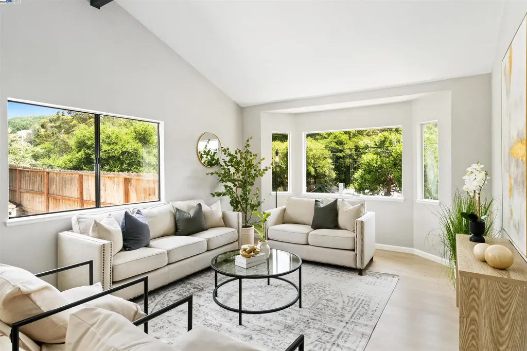 6330 Tri Lane El Sobrante CA 94803