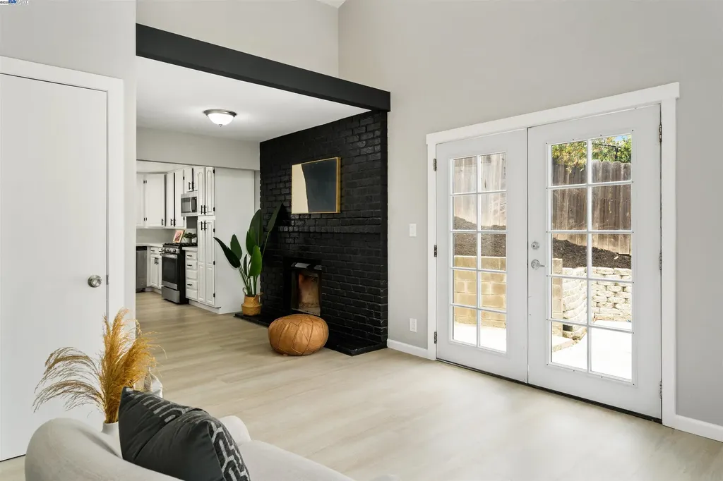 6330 Tri Lane El Sobrante CA 94803