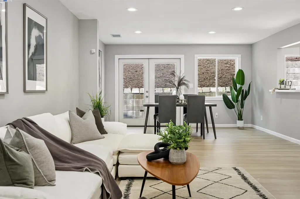 6330 Tri Lane El Sobrante CA 94803