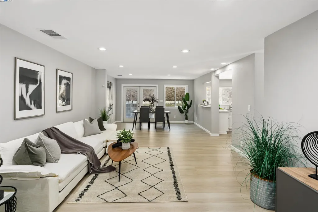 6330 Tri Lane El Sobrante CA 94803