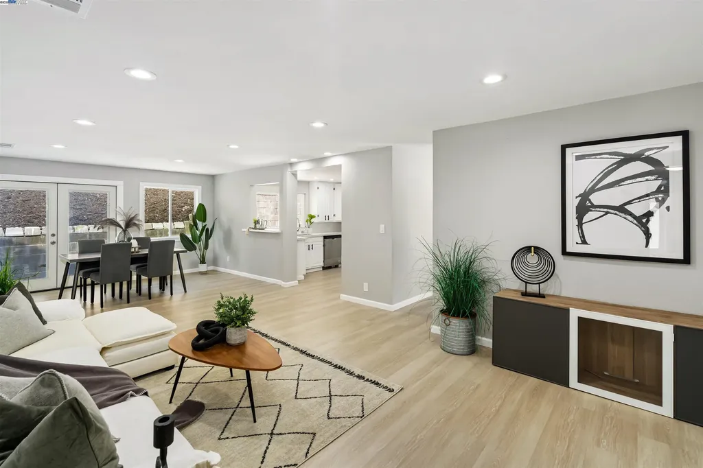 6330 Tri Lane El Sobrante CA 94803