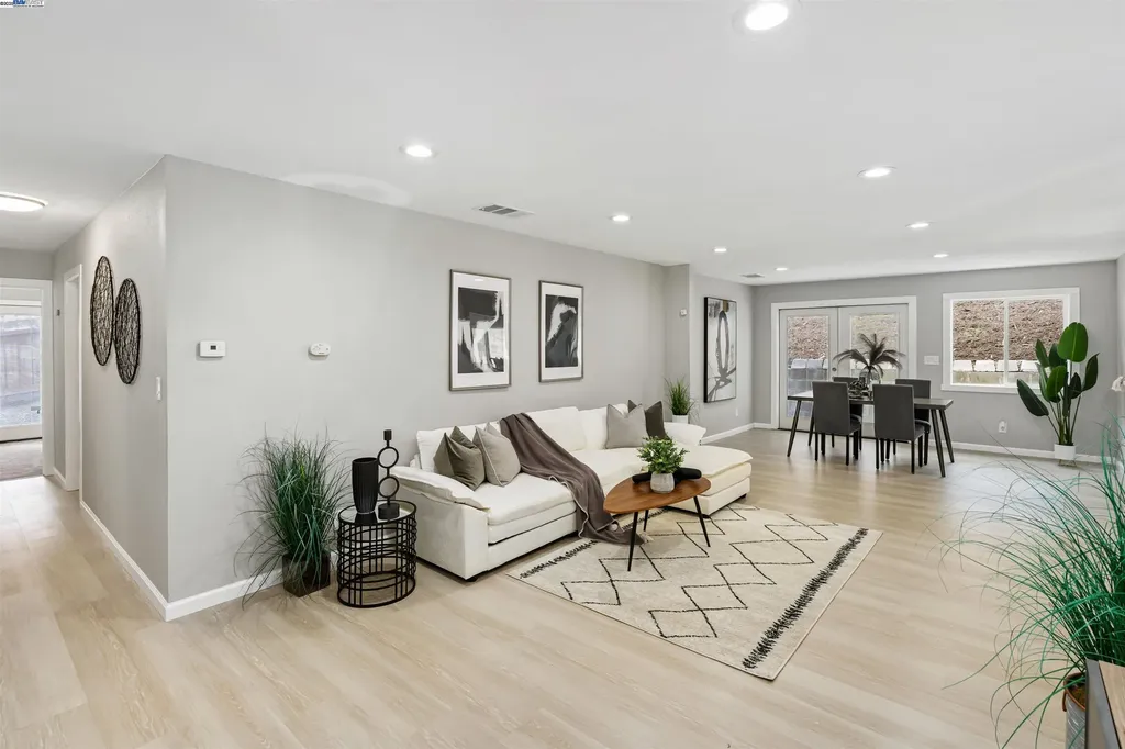 6330 Tri Lane El Sobrante CA 94803