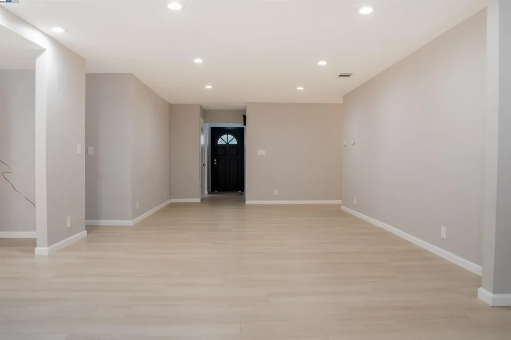 6330 Tri Lane El Sobrante CA 94803