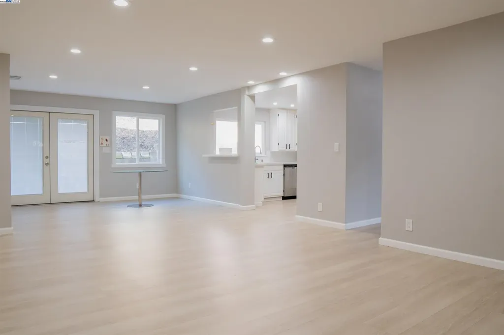 6330 Tri Lane El Sobrante CA 94803