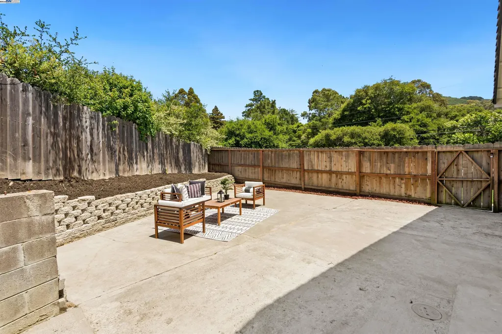 6330 Tri Lane El Sobrante CA 94803