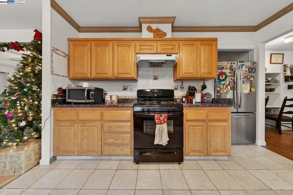 229 Lake Avenue Rodeo CA 94572