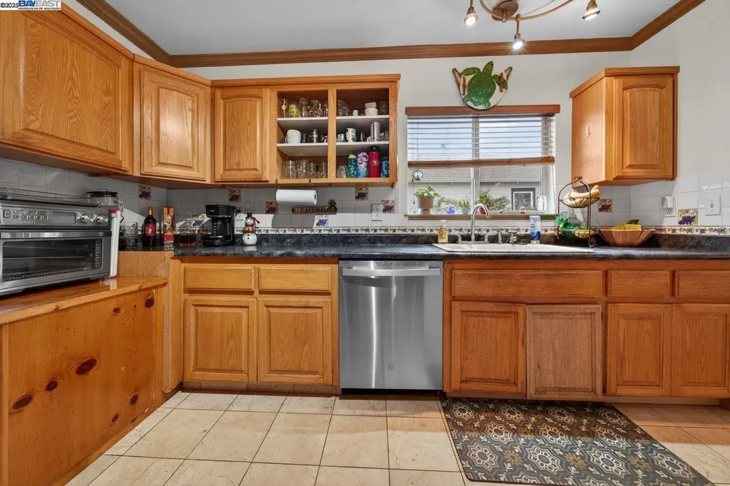 229 Lake Avenue Rodeo CA 94572