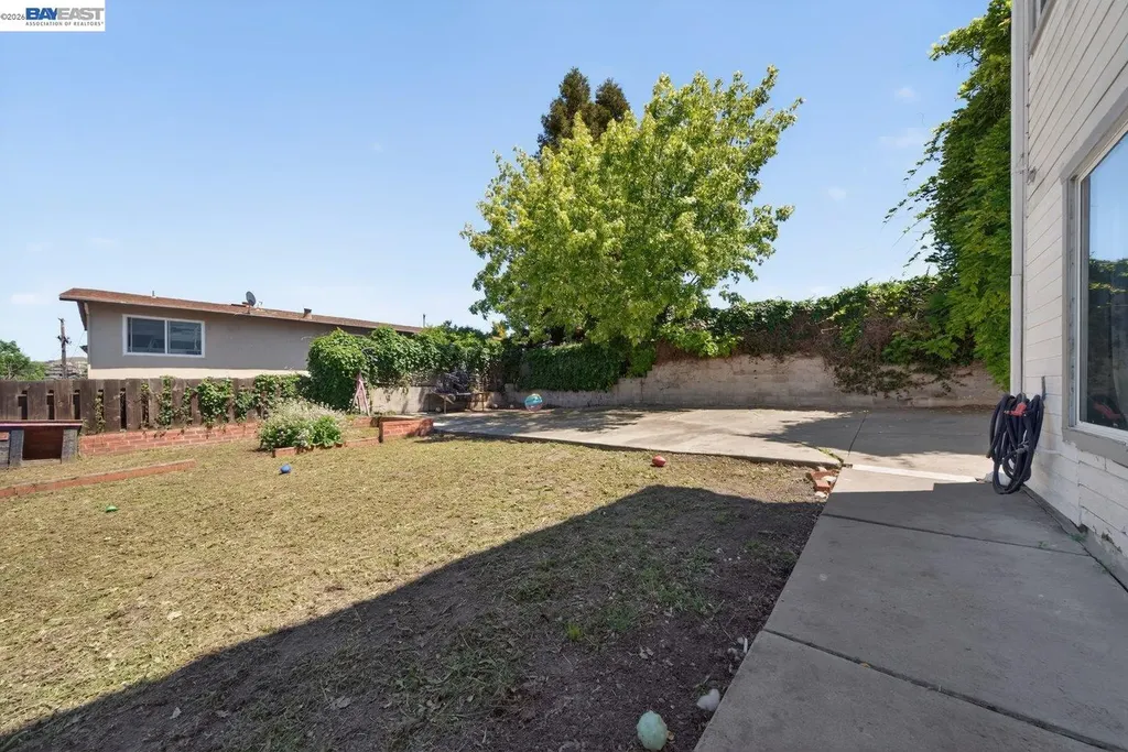 229 Lake Avenue Rodeo CA 94572