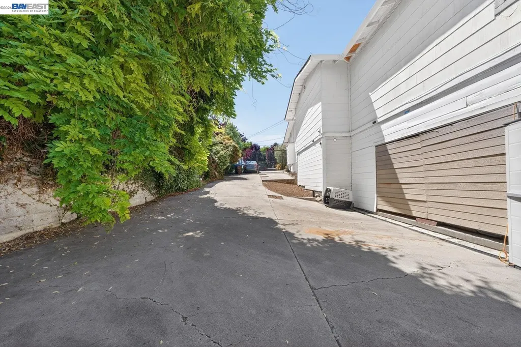 229 Lake Avenue Rodeo CA 94572