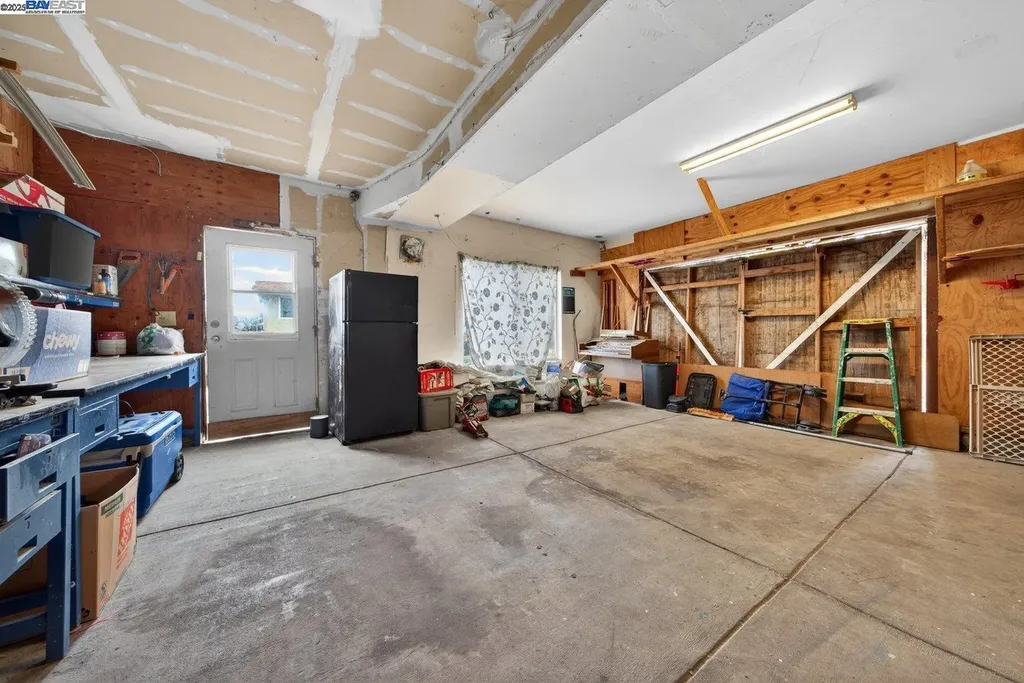 229 Lake Avenue Rodeo CA 94572