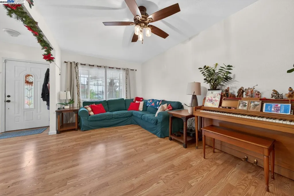 229 Lake Avenue Rodeo CA 94572