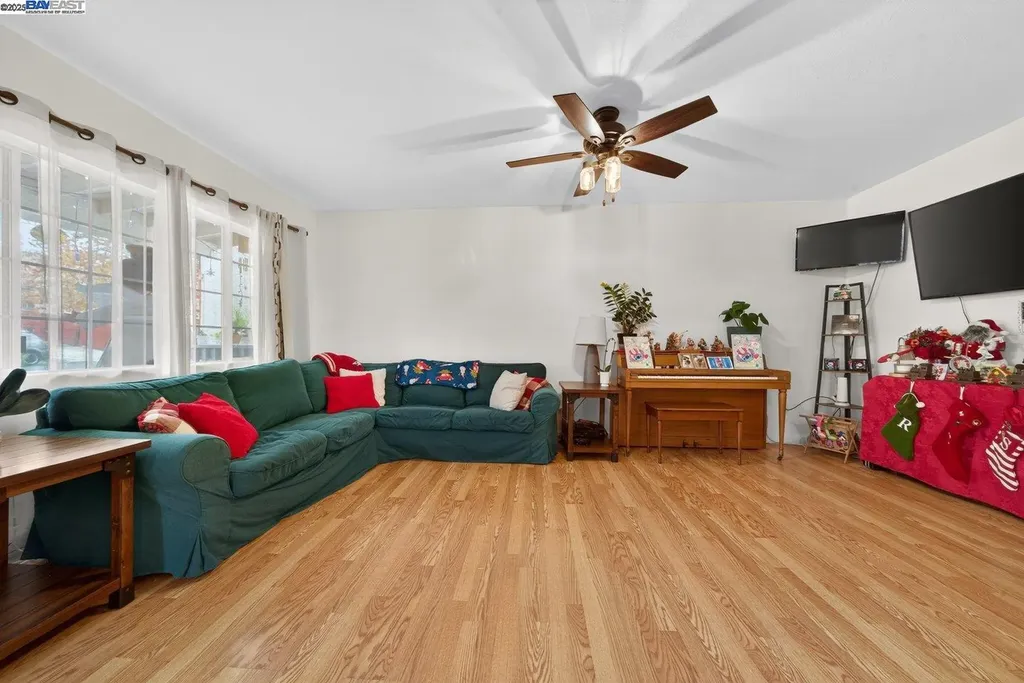 229 Lake Avenue Rodeo CA 94572