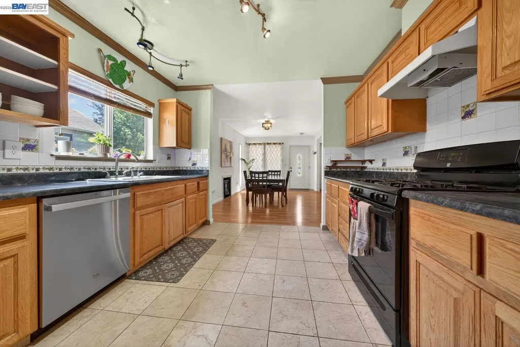 229 Lake Avenue Rodeo CA 94572