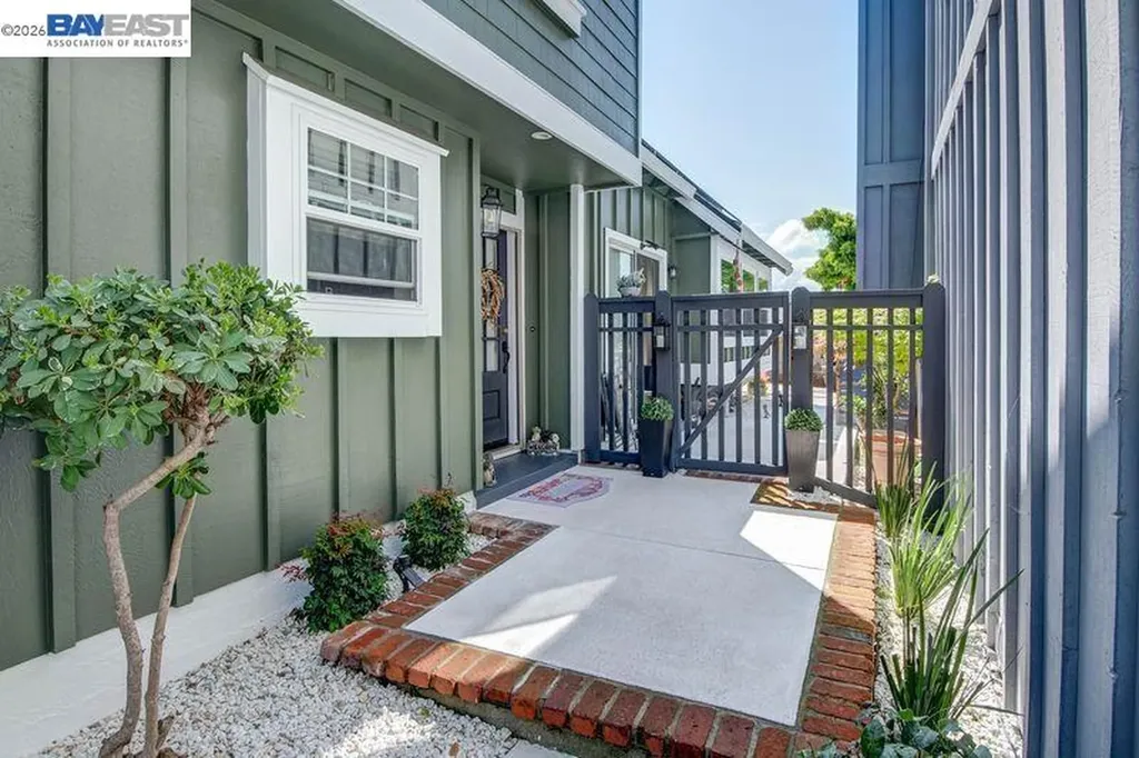 7 Cliff Walk Vallejo CA 94591