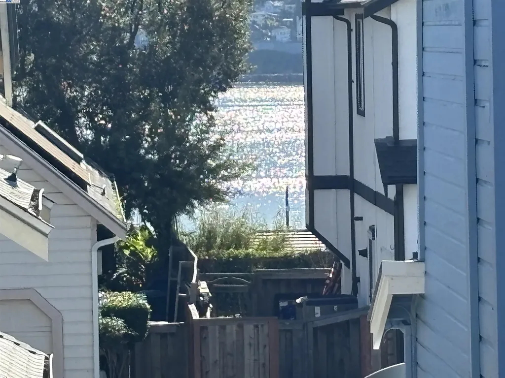 7 Cliff Walk Vallejo CA 94591