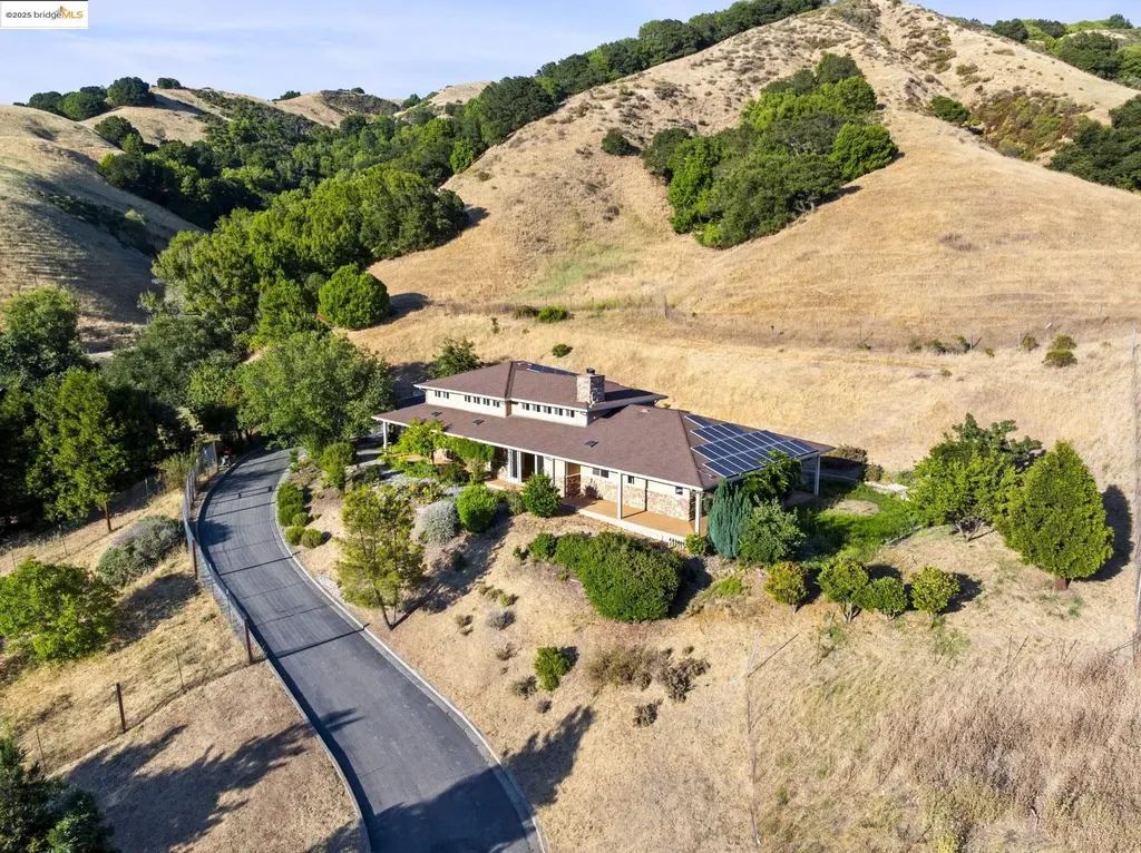 17478 Cull Canyon Road Castro Valley CA 94552