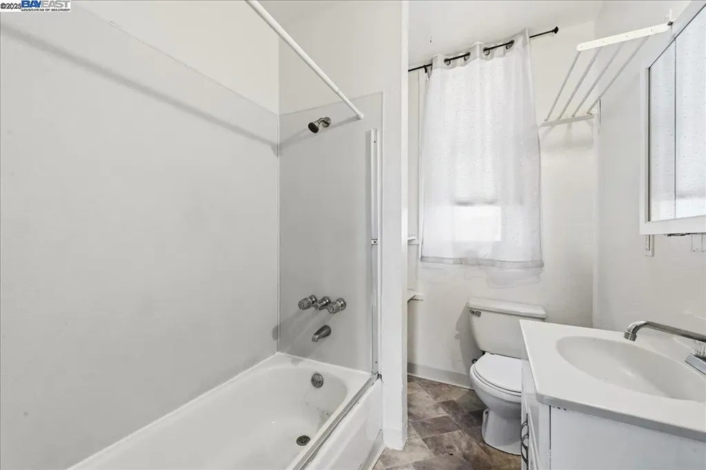 856 21st Street Oakland CA 94607