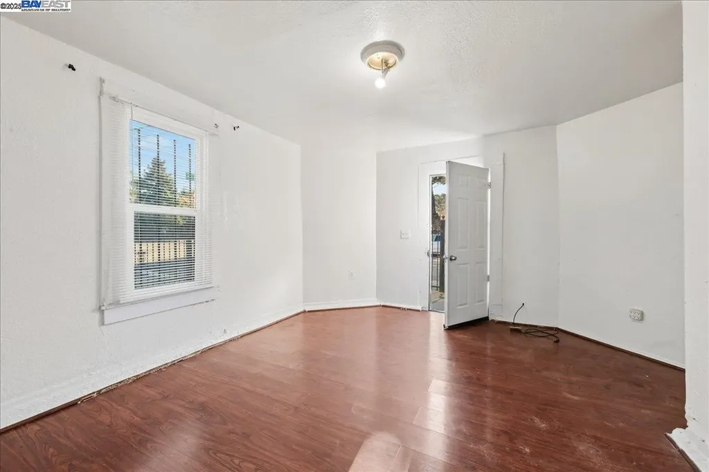 856 21st Street Oakland CA 94607