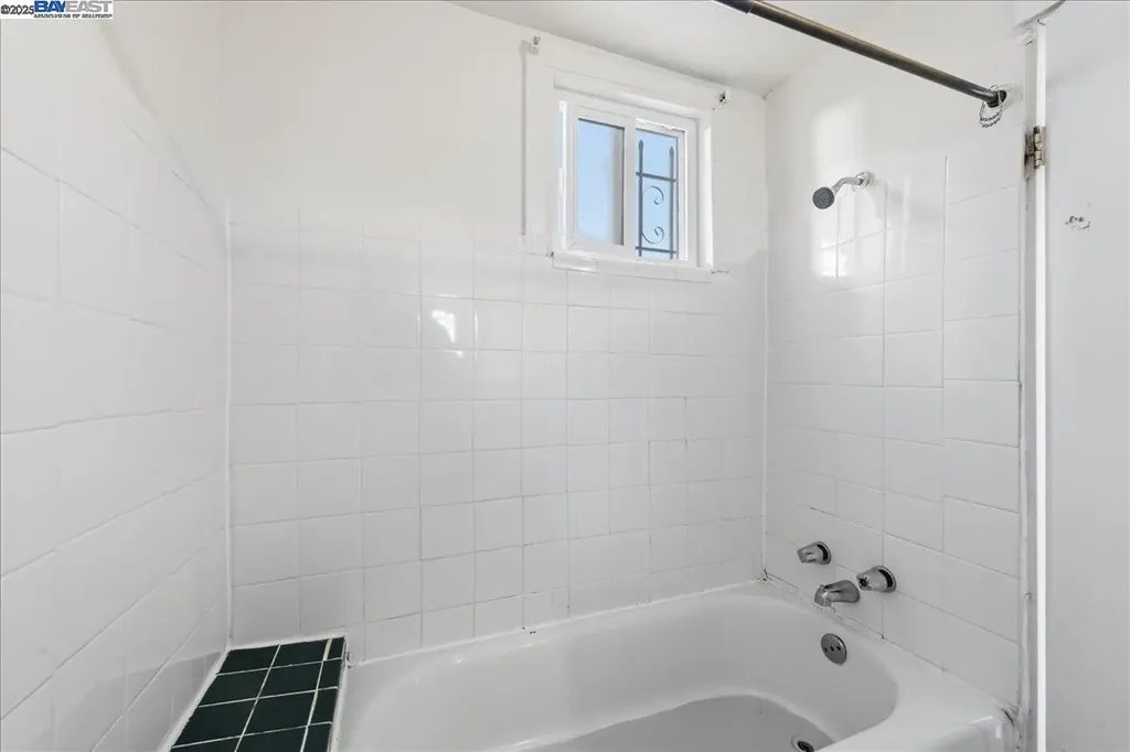856 21st Street Oakland CA 94607