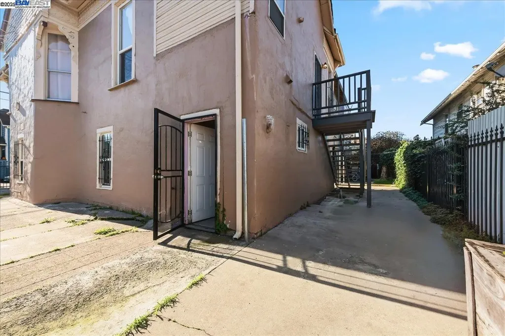 856 21st Street Oakland CA 94607