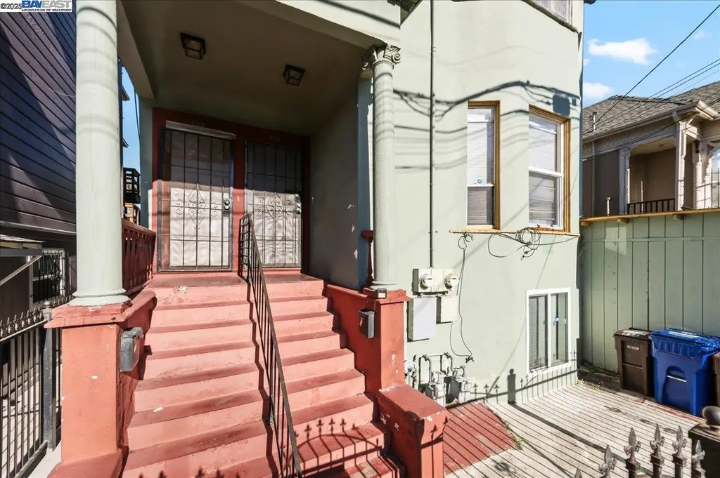 856 21st Street Oakland CA 94607