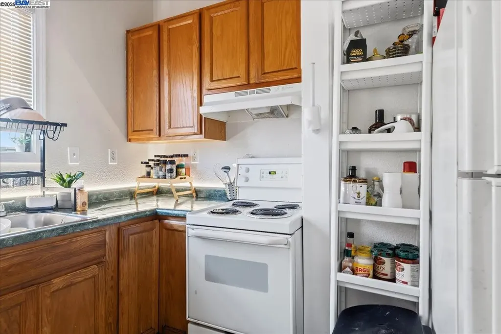 856 21st Street Oakland CA 94607