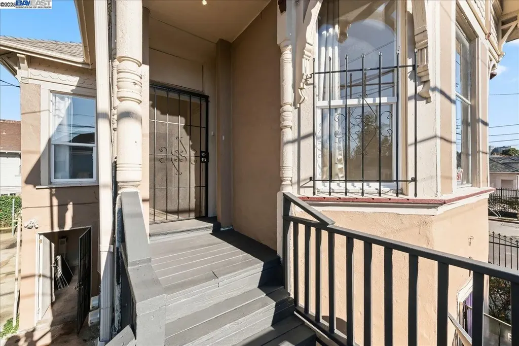856 21st Street Oakland CA 94607