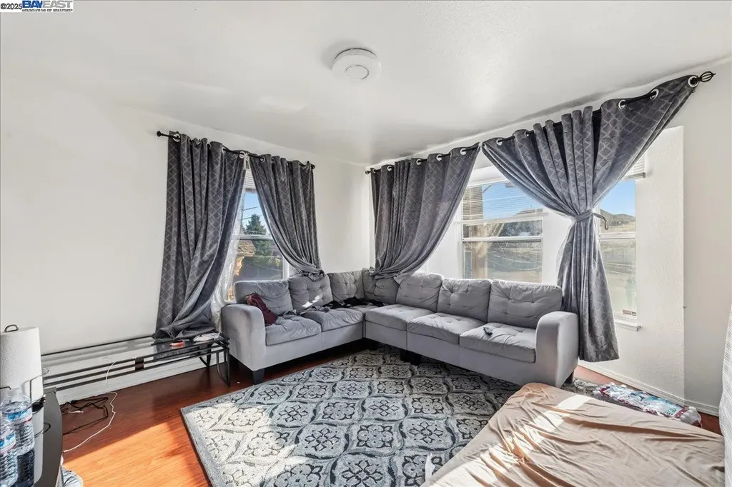856 21st Street Oakland CA 94607